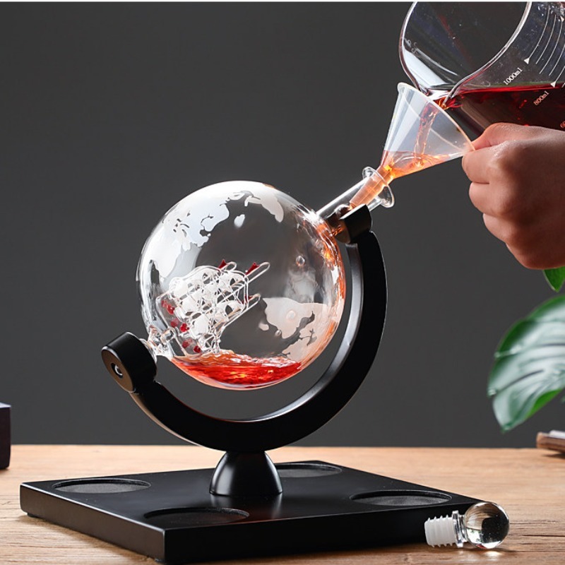 装飾的な地球儀型ワインデキャンタセット、スタンド付きガラスカ - Home Bar Stand のレビューと価格